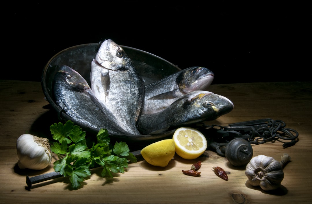 Atum enlatado: quantas calorias tem em óleo e em água?