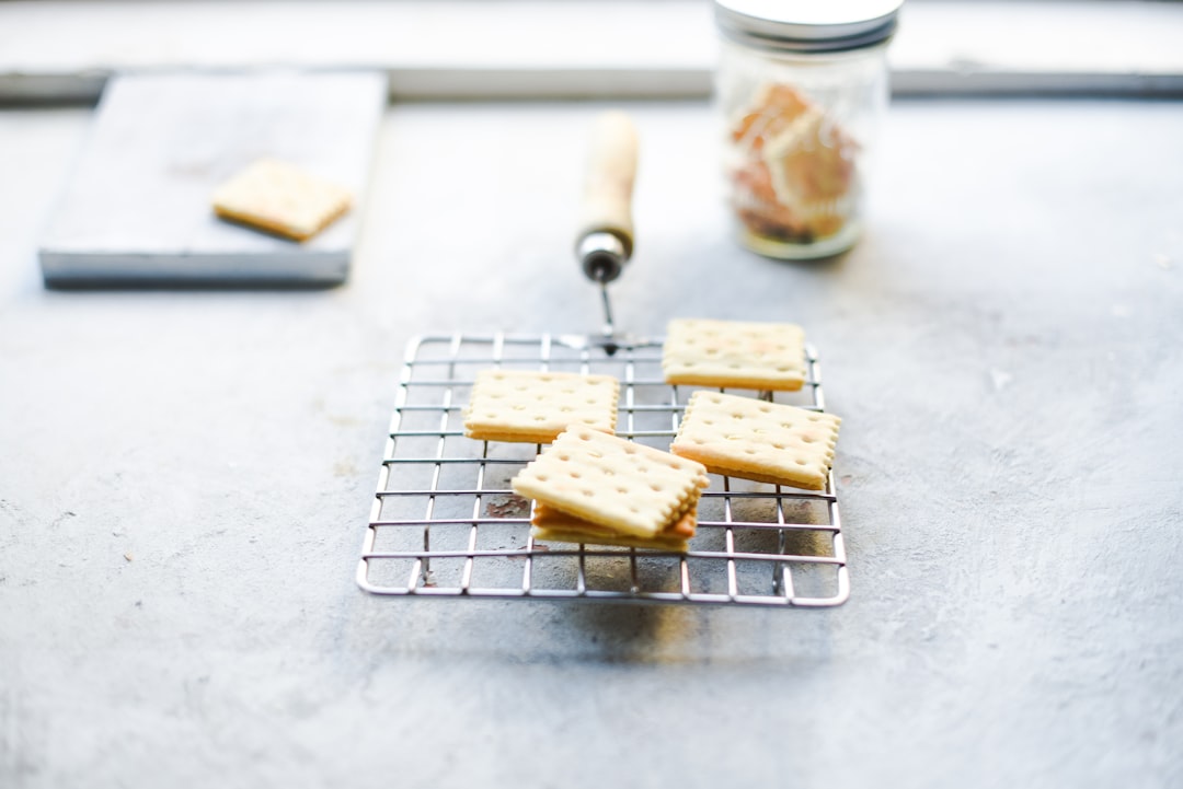 Cream Cracker: calorias, macros e como encaixar na sua alimentação