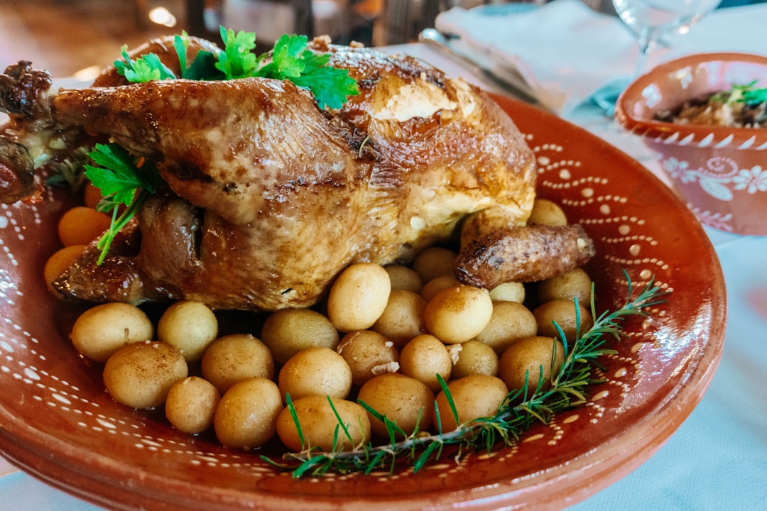 Calorias do frango: quanto tem no peito de frango e como contar